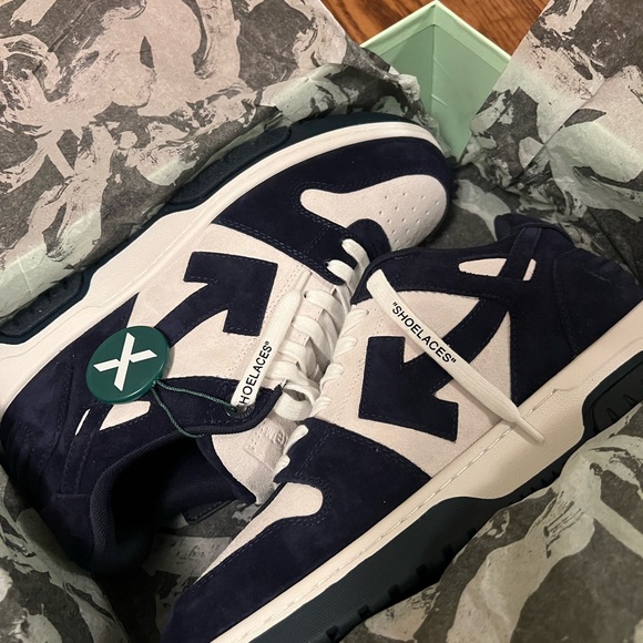 OFF-WHITE Out Of Office OOO Low Top Sneakers - Picture 3 of 3